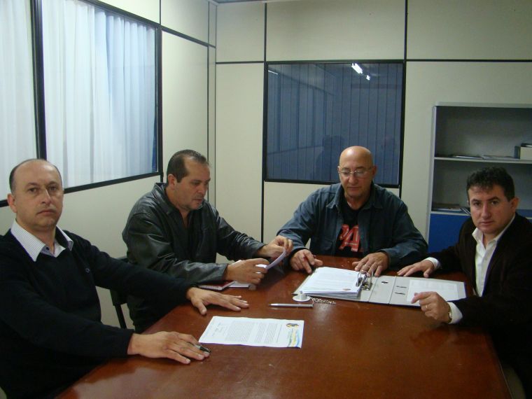 A Comissão de Ética apresentou relatório final da apuração dos fatos referente a denuncia por quebra de decoro formulada contra o Vereador Giacobo.