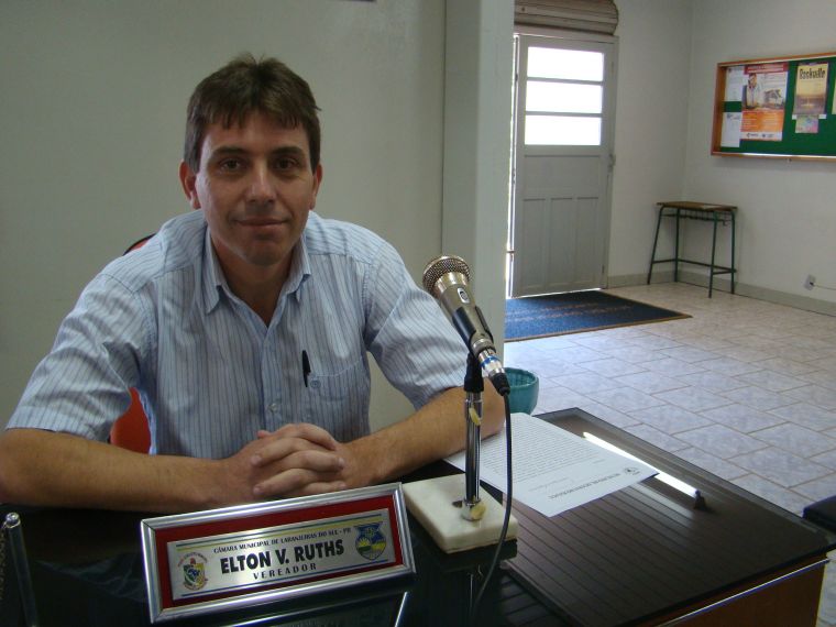 Vereador Elton Ruths,solicita informações sobre o Plano Municipal de Saneamento Básico.