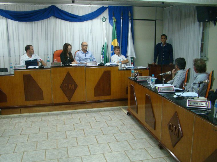 Em duas sessões vereadores aprovam cinco Projetos de Lei