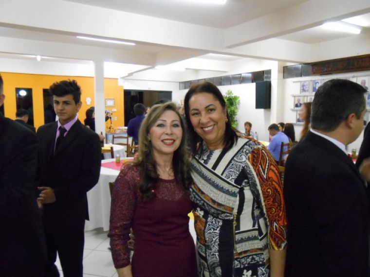 Presidente da Câmara e prefeita de Laranjeiras prestigiam posse da nova diretoria do Rotary Club