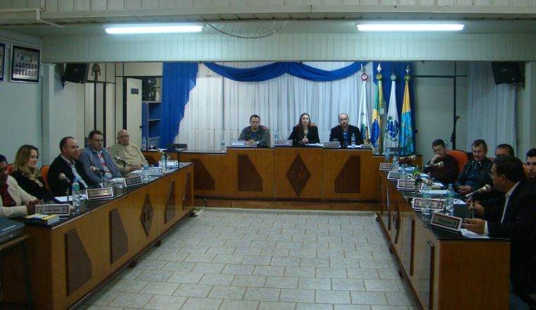 Diretor do Campus da UFFS participa da reunião dos vereadores e aborda tema voltado ao Plano de Expansão da Universidade