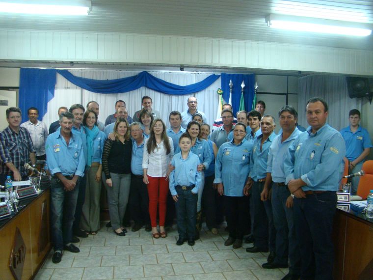 Integrantes da Associação dos Muladeiros Casco Duro participam da sessão dos vereadores