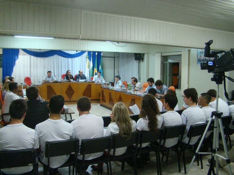 Cinco Projetos são aprovados pelos vereadores durante a sessão desta segunda-feira(8)