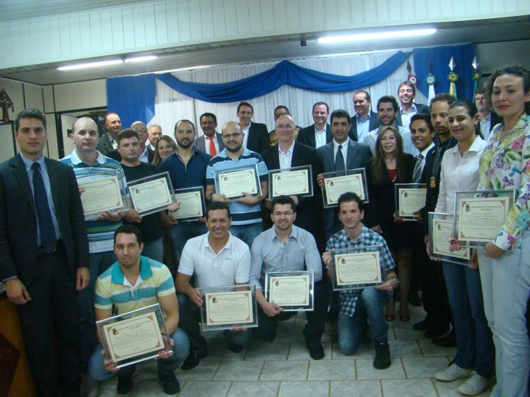 Câmara de Vereadores de Laranjeiras do Sul presta homenagem a equipe da 2ª SDP