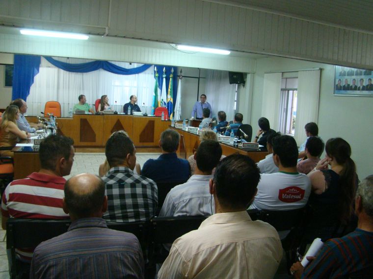 Dois Projetos são analisados pelos vereadores durante a sessão desta segunda-feira(1)