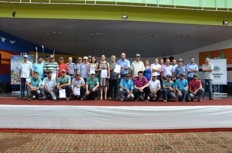  Vereadores participam de entrega de nova remessa de equipamentos que irá beneficiar 26 comunidades do interior 