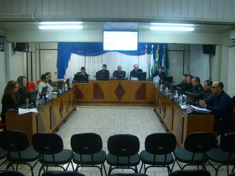 Câmara Municipal de Laranjeiras do Sul realiza sessão na noite desta segunda feira 06 de junho de 2016