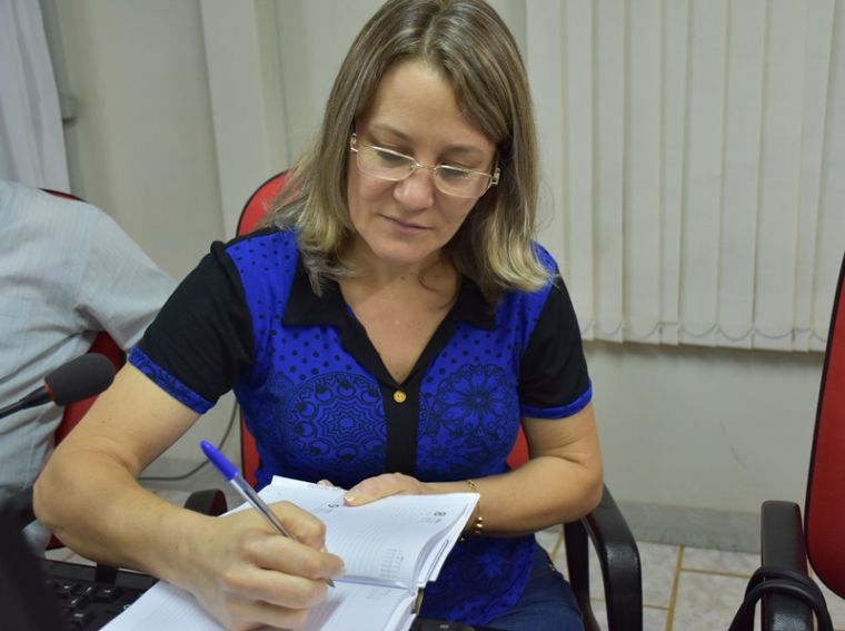 Clarice Viola requer pavimentação asfáltica para ruas do Cristo Rei