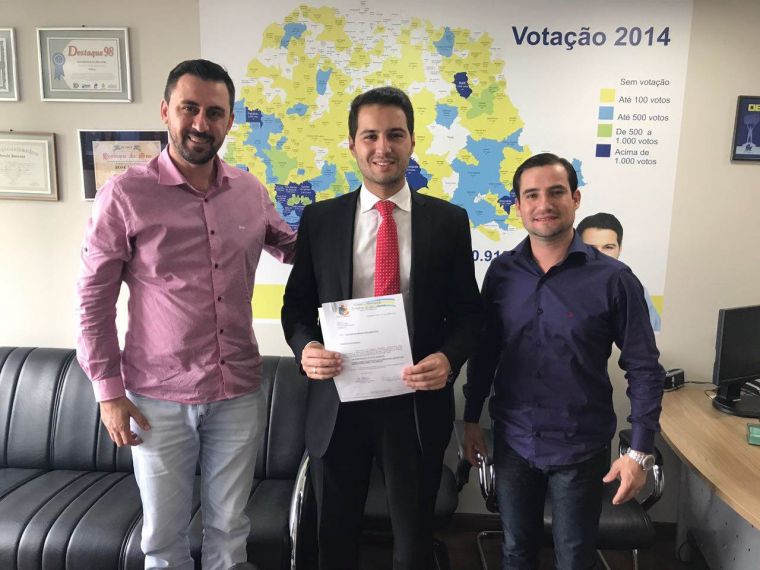 Prof. Anderson e Valdivino de Oliveira solicitam recursos parlamentares em Curitiba