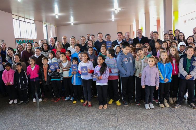 Vereadores prestigiam lançamento do programa Minha Escola Tem Saúde