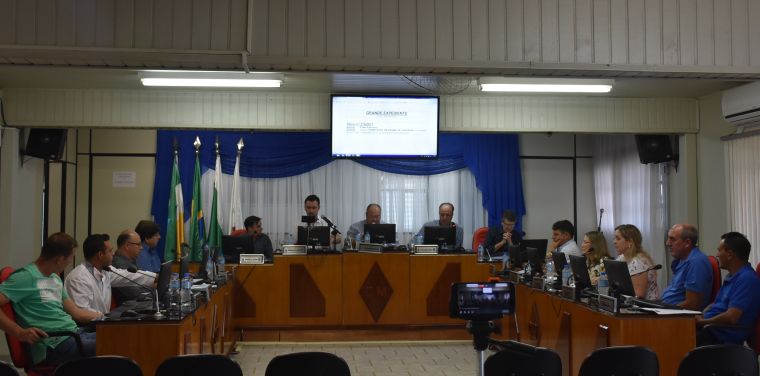 Câmara de Laranjeiras realiza sessão ordinária 041/17