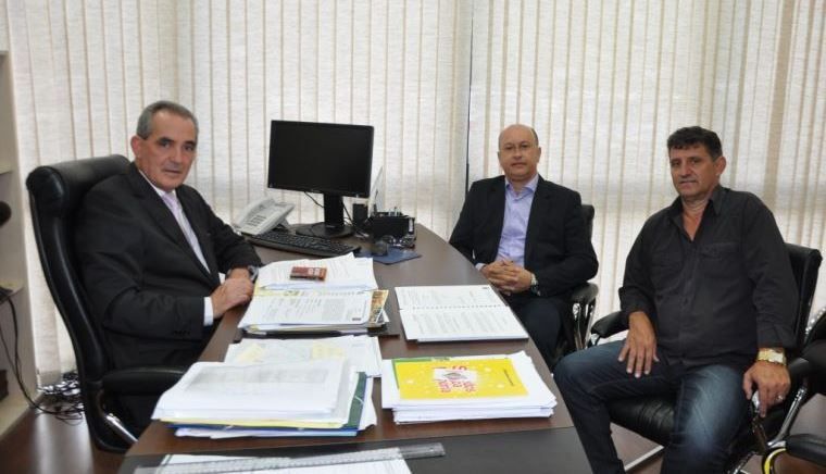 Atendendo solicitação de vereadores, deputado inclui Laranjeiras no Orçamento do PR