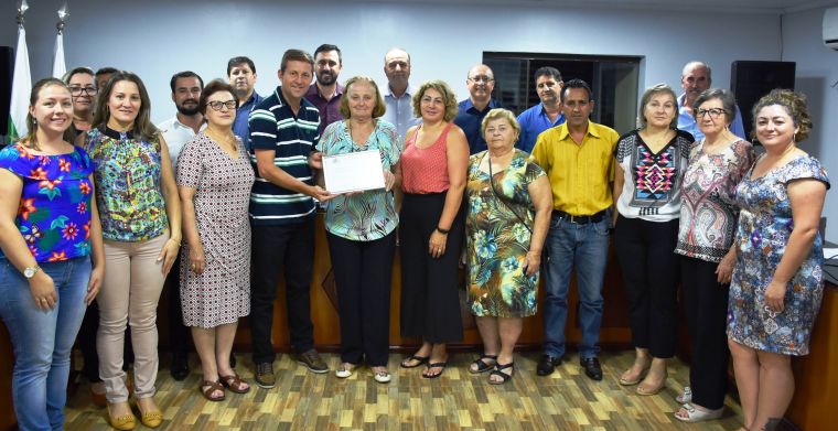 Vereadores entregam Moção de Aplausos a Associação Senhoras de Caridade